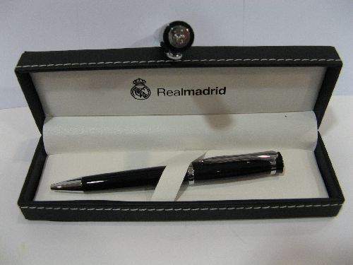 REAL MADRID ESTUCHE CON BOLIGRAFO.JPG REAL MADRID ESTUCHE CON BOLIGRAFO.JPG